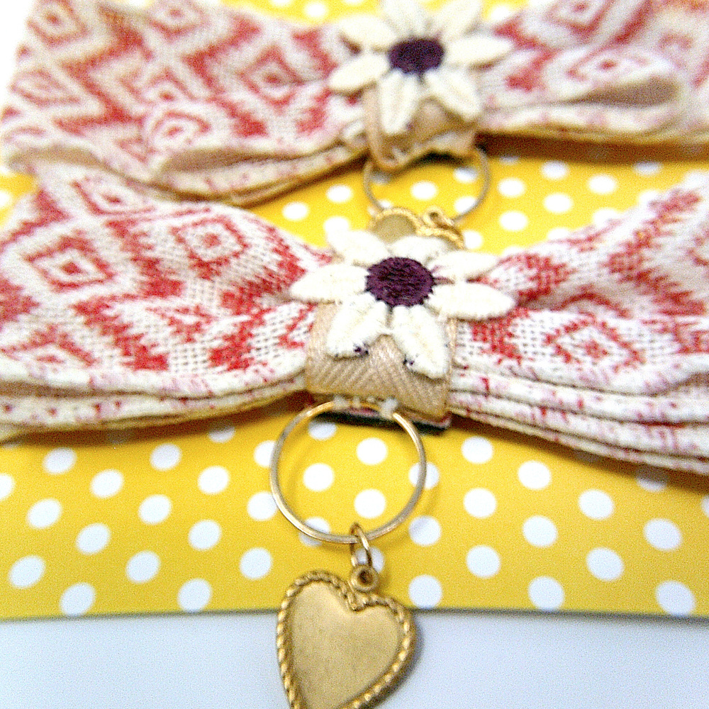 🍒3/$20 Handmade shoe clips with heart charm